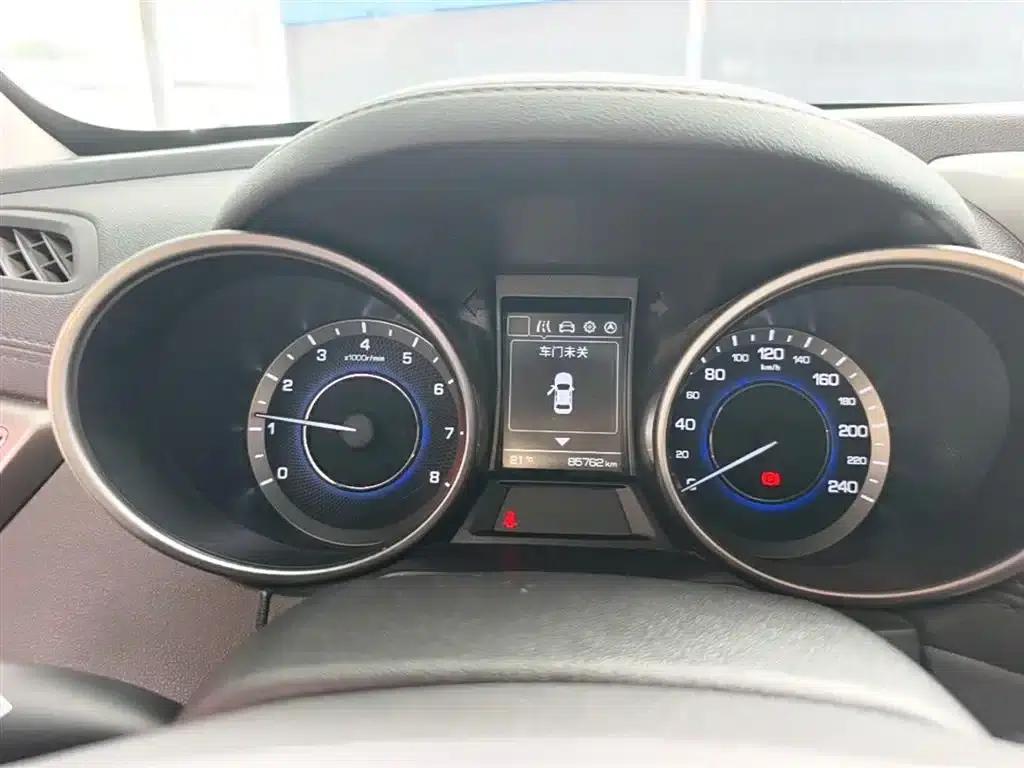 Changan CS35 2017 1.6L Manual Deluxe Edition — миниатюра 12