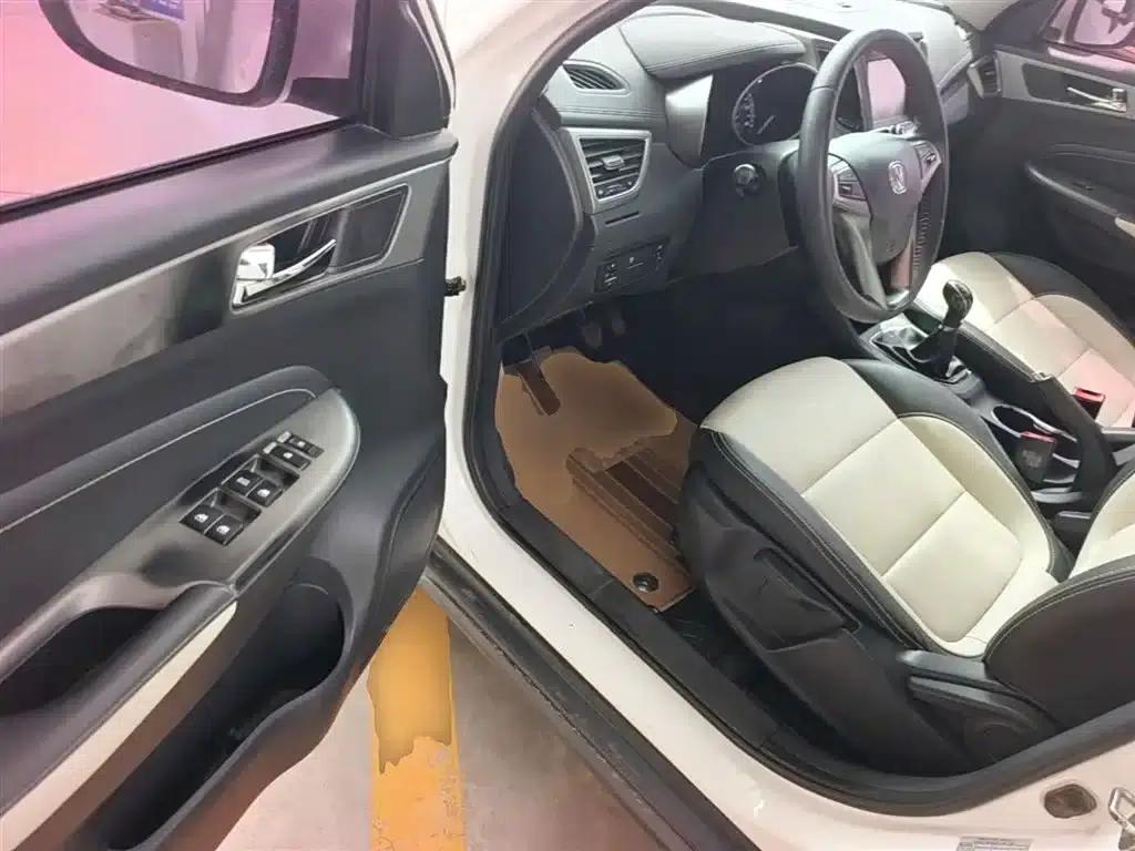 Changan CS35 2017 1.6L Manual Deluxe Edition — миниатюра 16