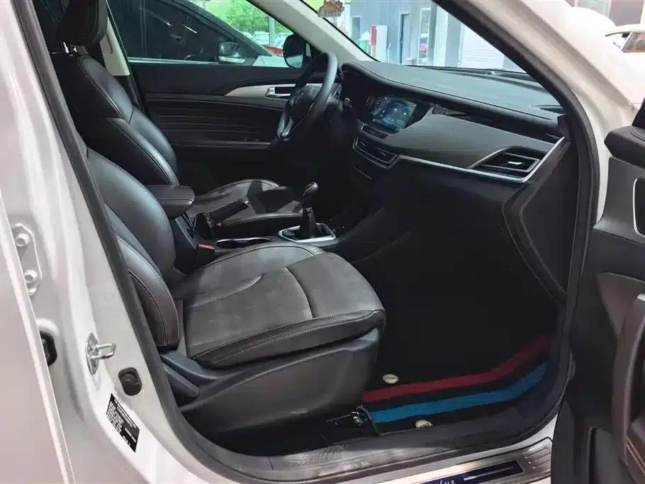 Changan CS35PLUS 2019 1.6L Manual Connected Edition — миниатюра 8