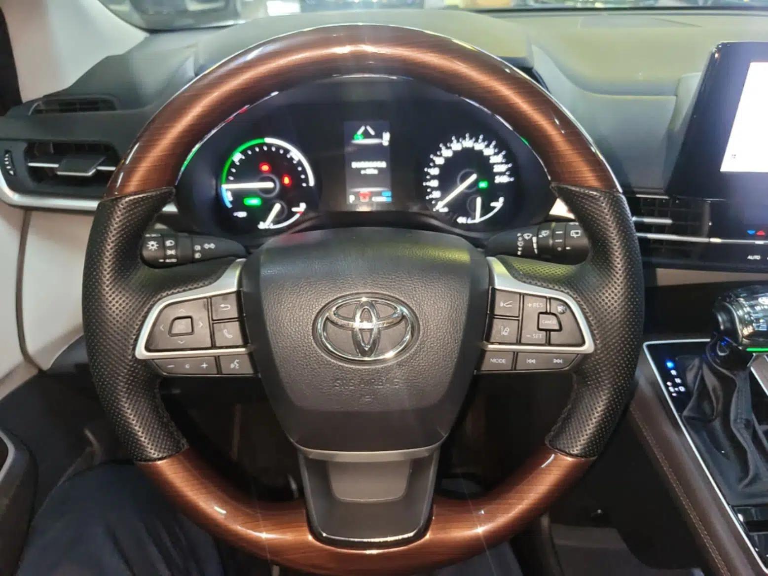 Toyota SIENNA 2024 2.5L Hybrid Comfort Edition — миниатюра 14