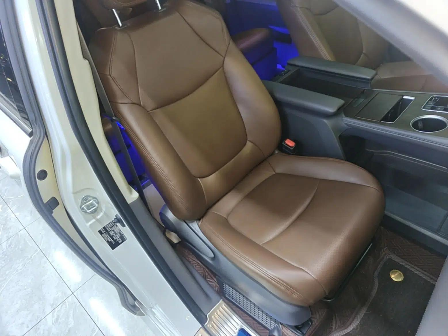 Toyota SIENNA 2024 2.5L Hybrid Comfort Edition — миниатюра 23