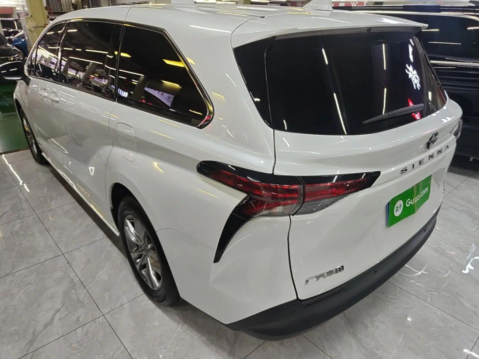 Toyota SIENNA 2024 2.5L Hybrid Comfort Edition — миниатюра 4
