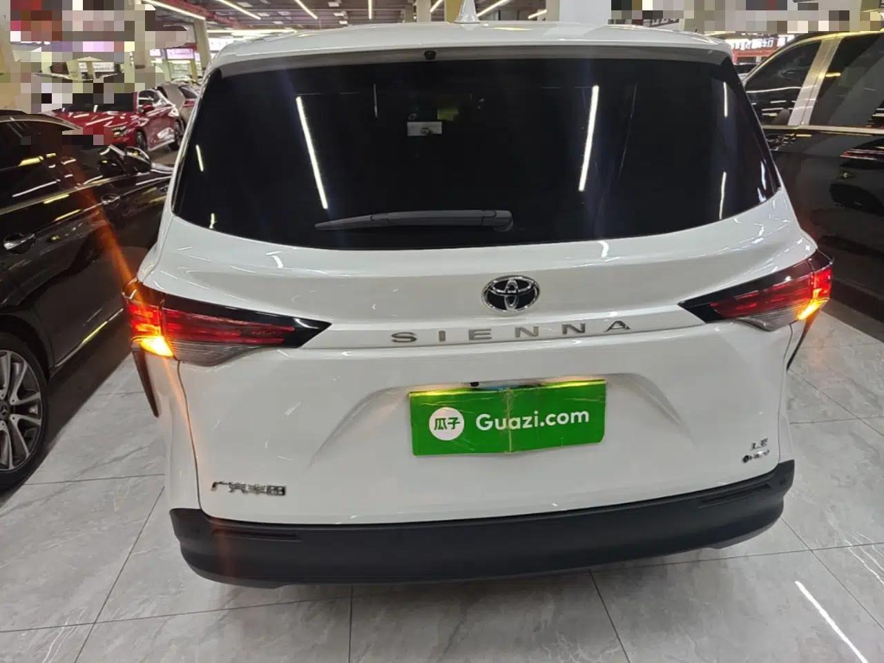 Toyota SIENNA 2024 2.5L Hybrid Comfort Edition — миниатюра 5