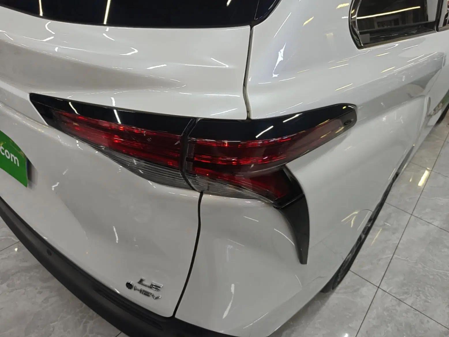 Toyota SIENNA 2024 2.5L Hybrid Comfort Edition — миниатюра 7
