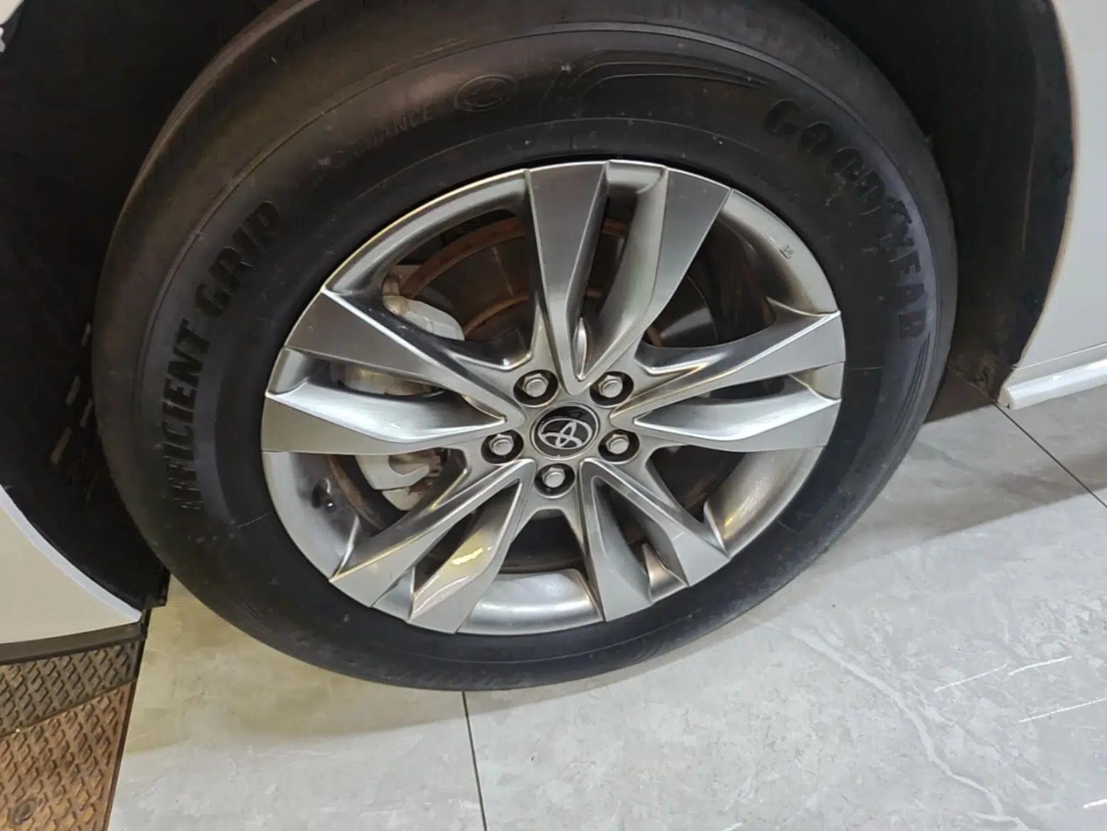 Toyota SIENNA 2024 2.5L Hybrid Comfort Edition — миниатюра 8