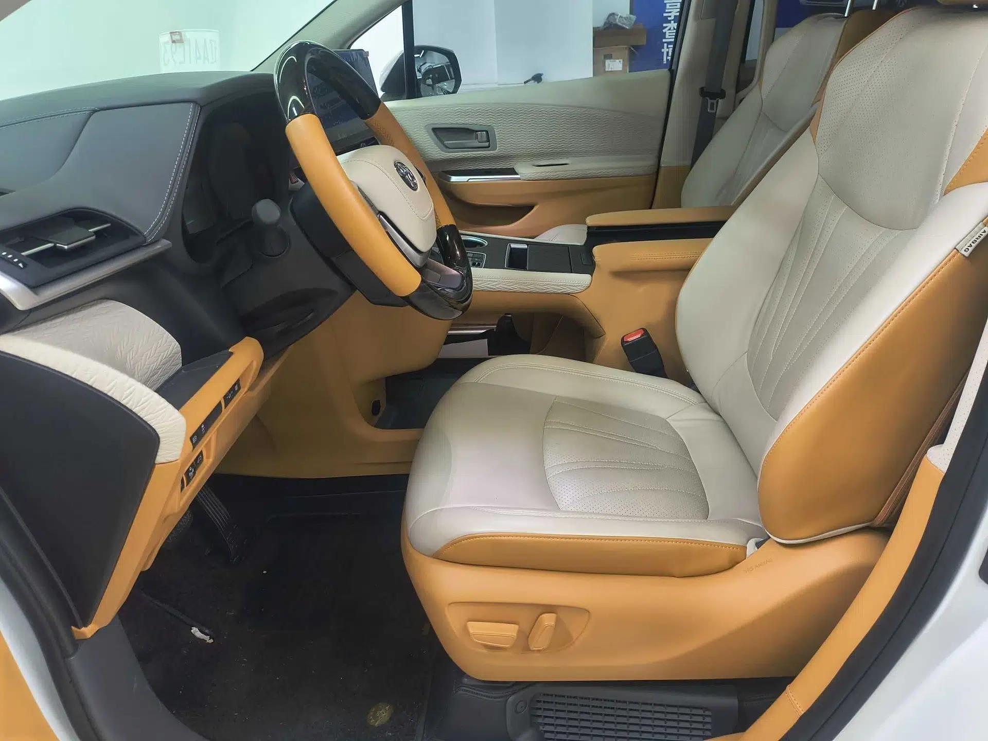 Toyota SIENNA 2023 2.5L Hybrid Comfort Edition — миниатюра 12