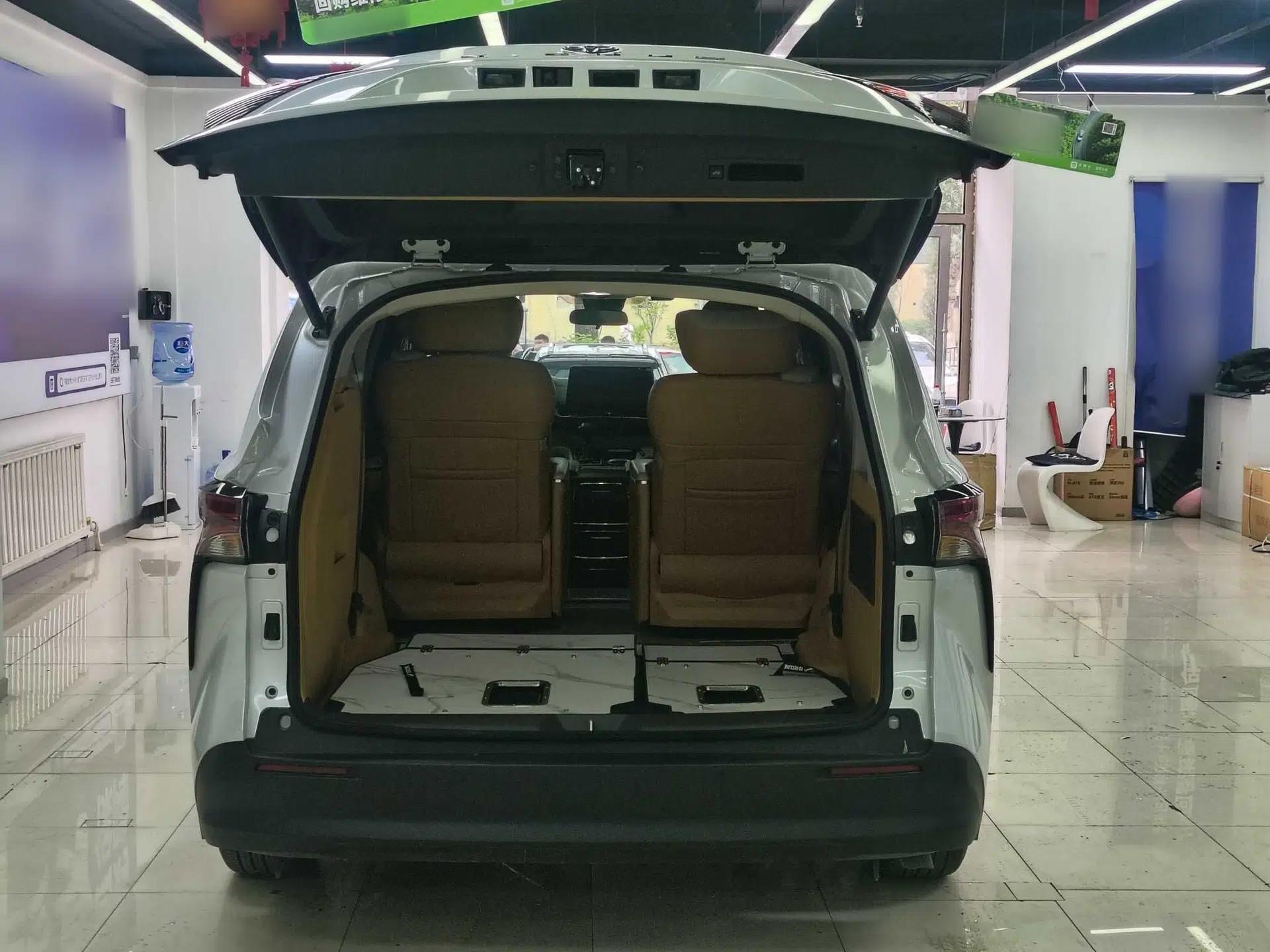 Toyota SIENNA 2023 2.5L Hybrid Comfort Edition — миниатюра 13