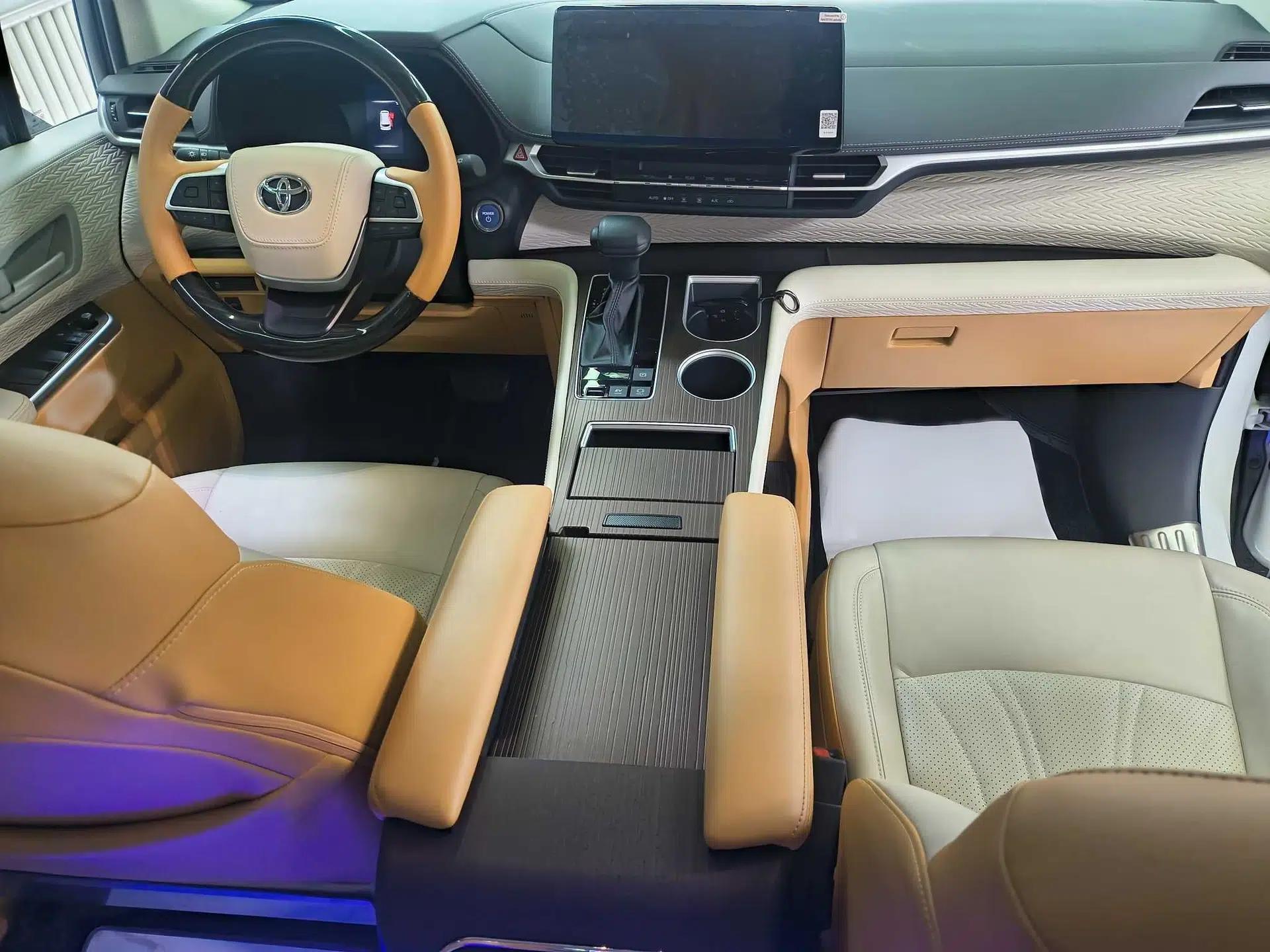Toyota SIENNA 2023 2.5L Hybrid Comfort Edition — миниатюра 14