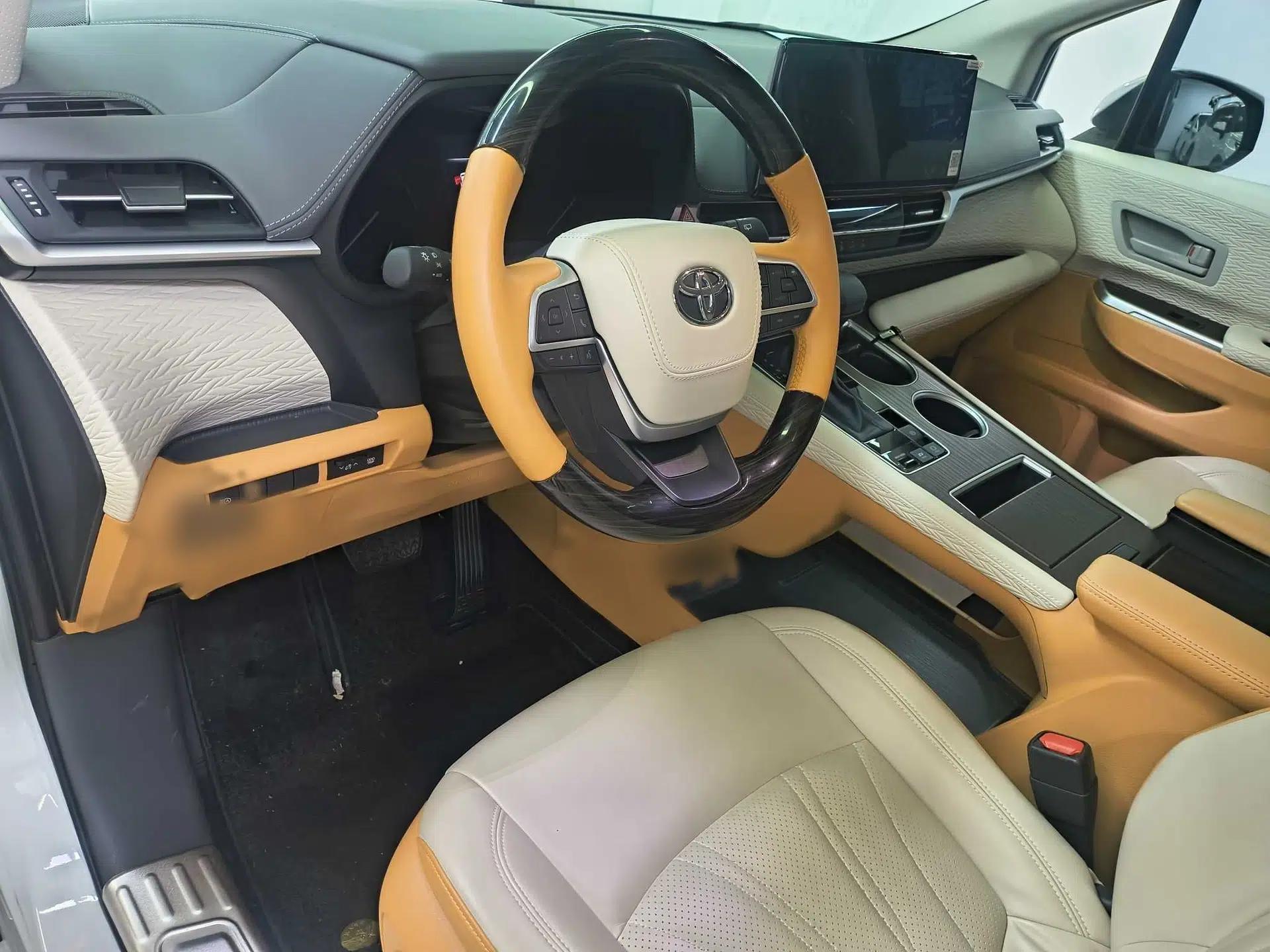 Toyota SIENNA 2023 2.5L Hybrid Comfort Edition — миниатюра 22