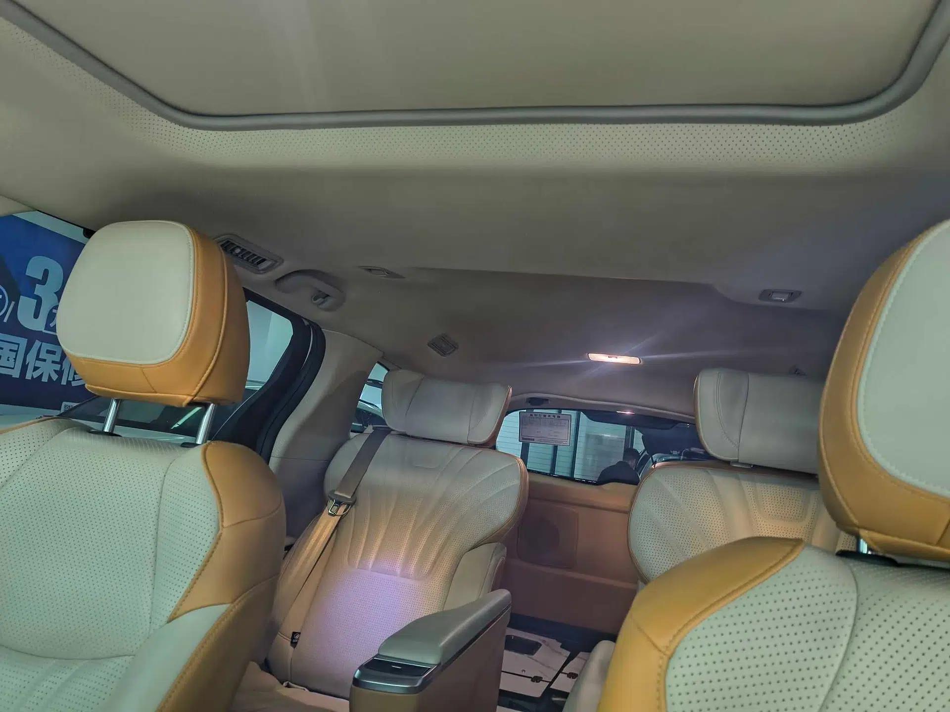 Toyota SIENNA 2023 2.5L Hybrid Comfort Edition — миниатюра 7