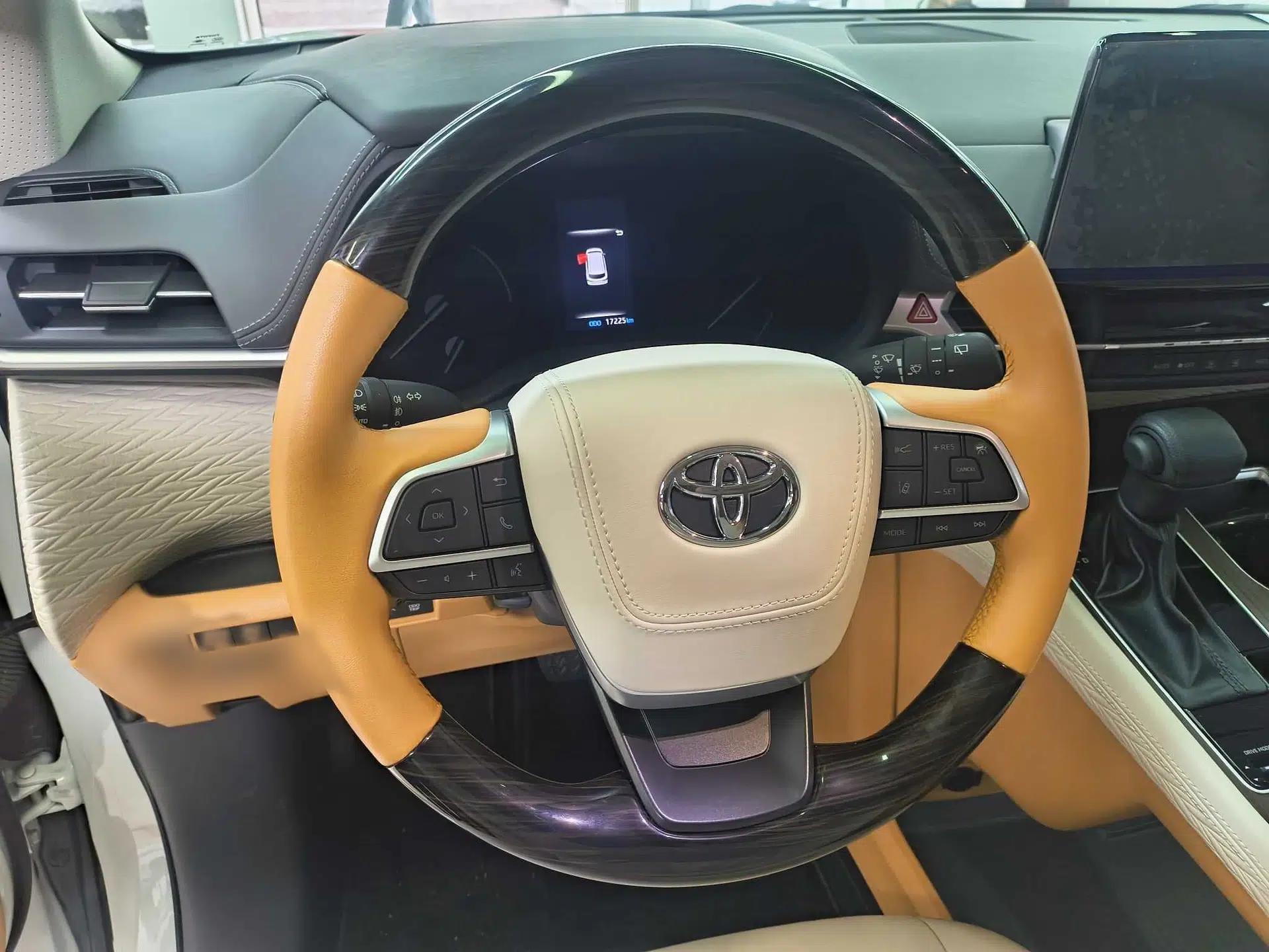 Toyota SIENNA 2023 2.5L Hybrid Comfort Edition — миниатюра 8