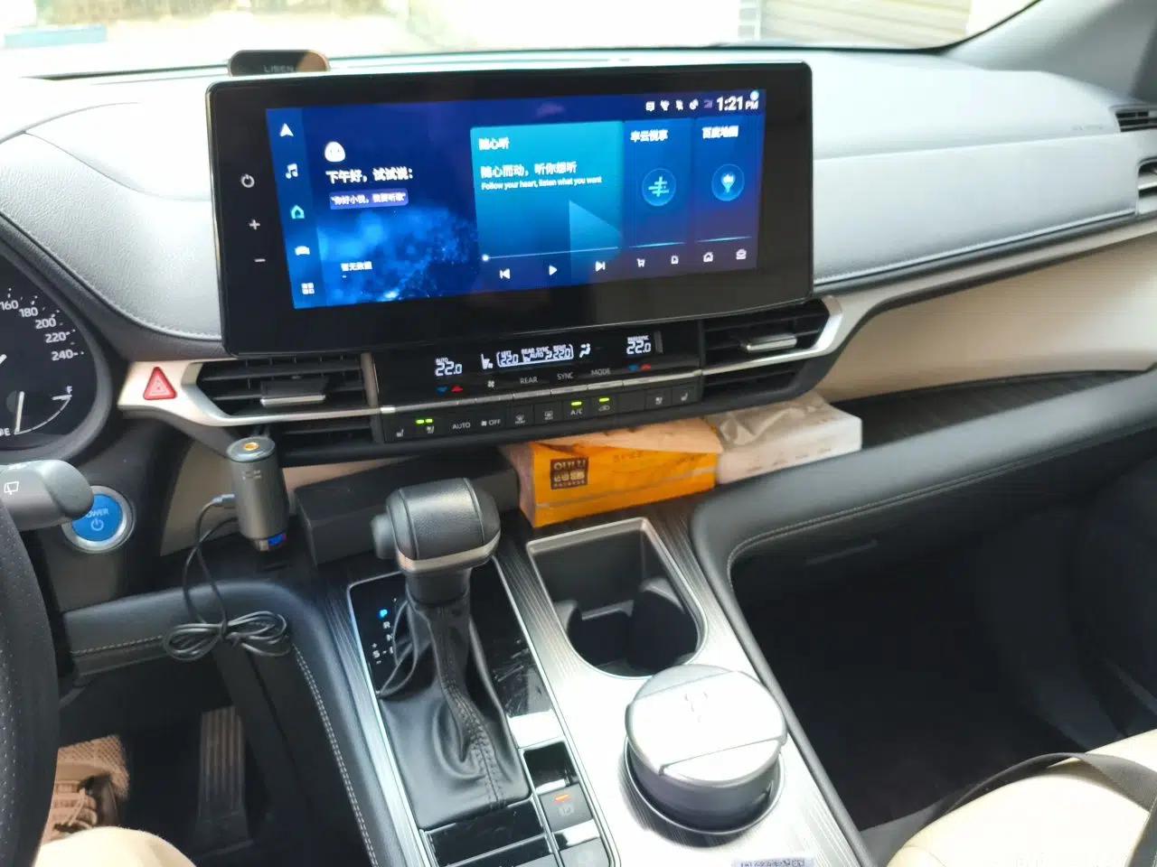 Toyota SIENNA 2023 2.5L Hybrid Deluxe Edition — миниатюра 14