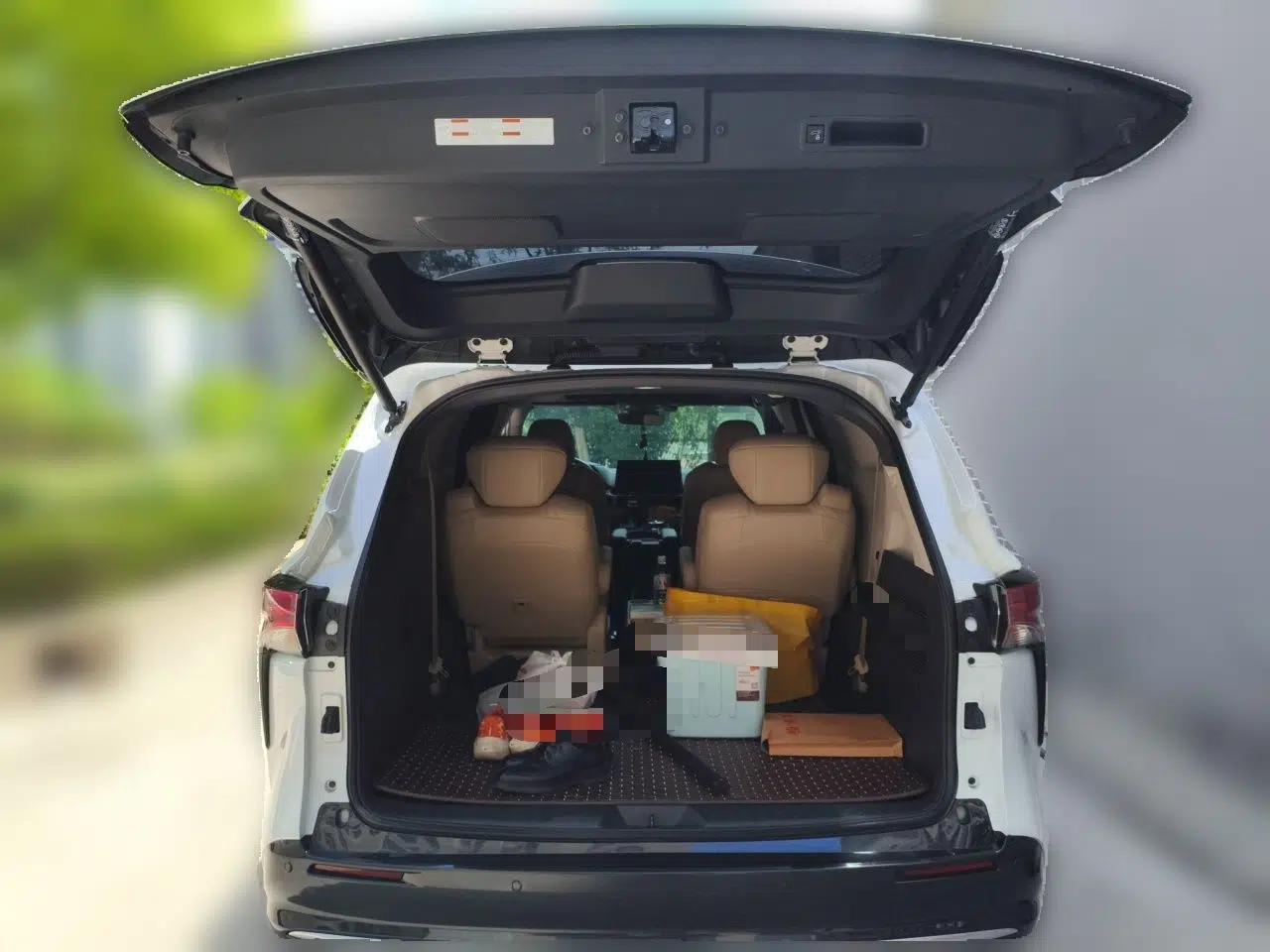 Toyota SIENNA 2023 2.5L Hybrid Deluxe Edition — миниатюра 20