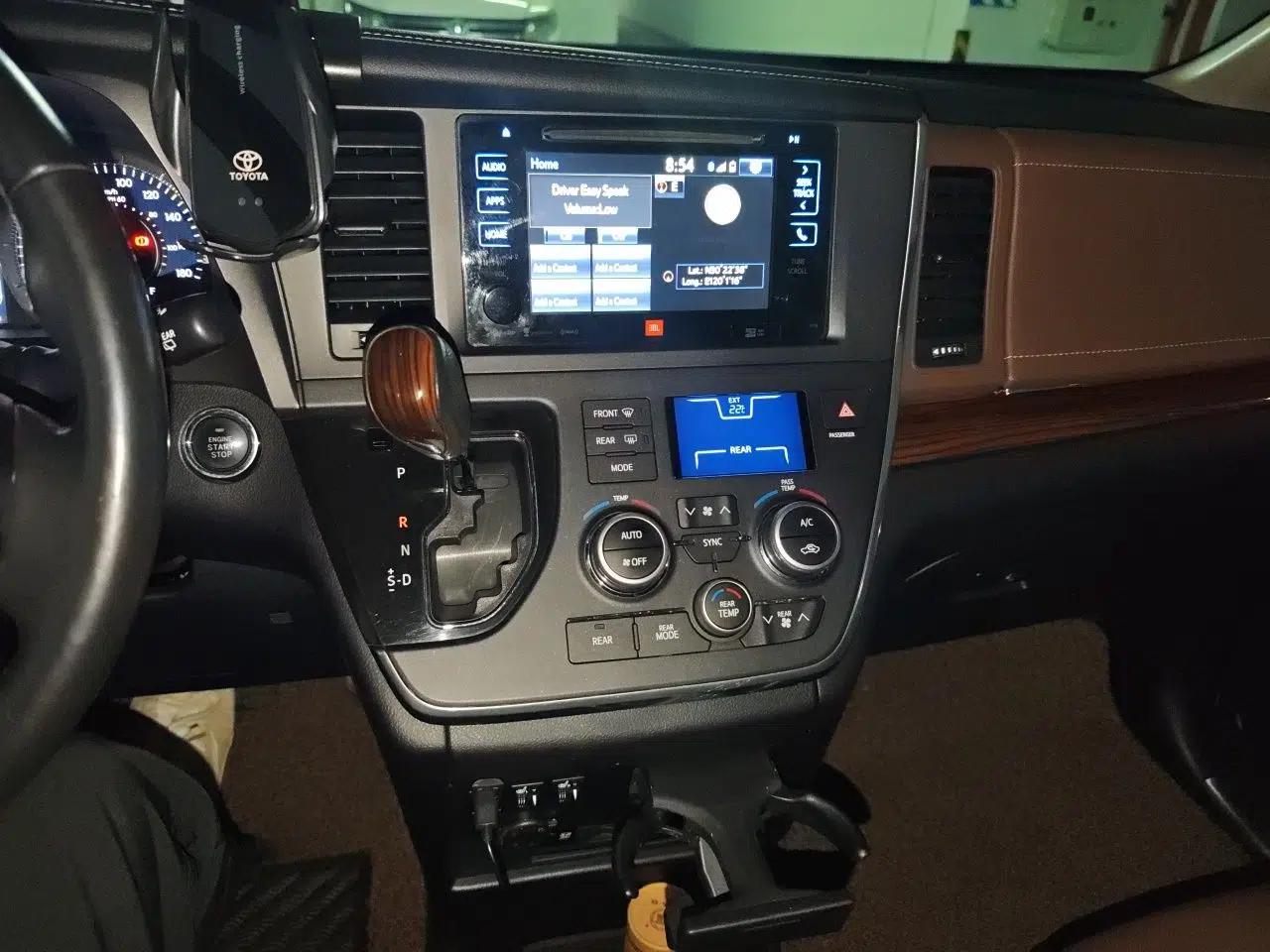 Toyota SIENNA 2017 3.5L Four-Wheel Drive Limited 7-Seater Canadian Version — миниатюра 14