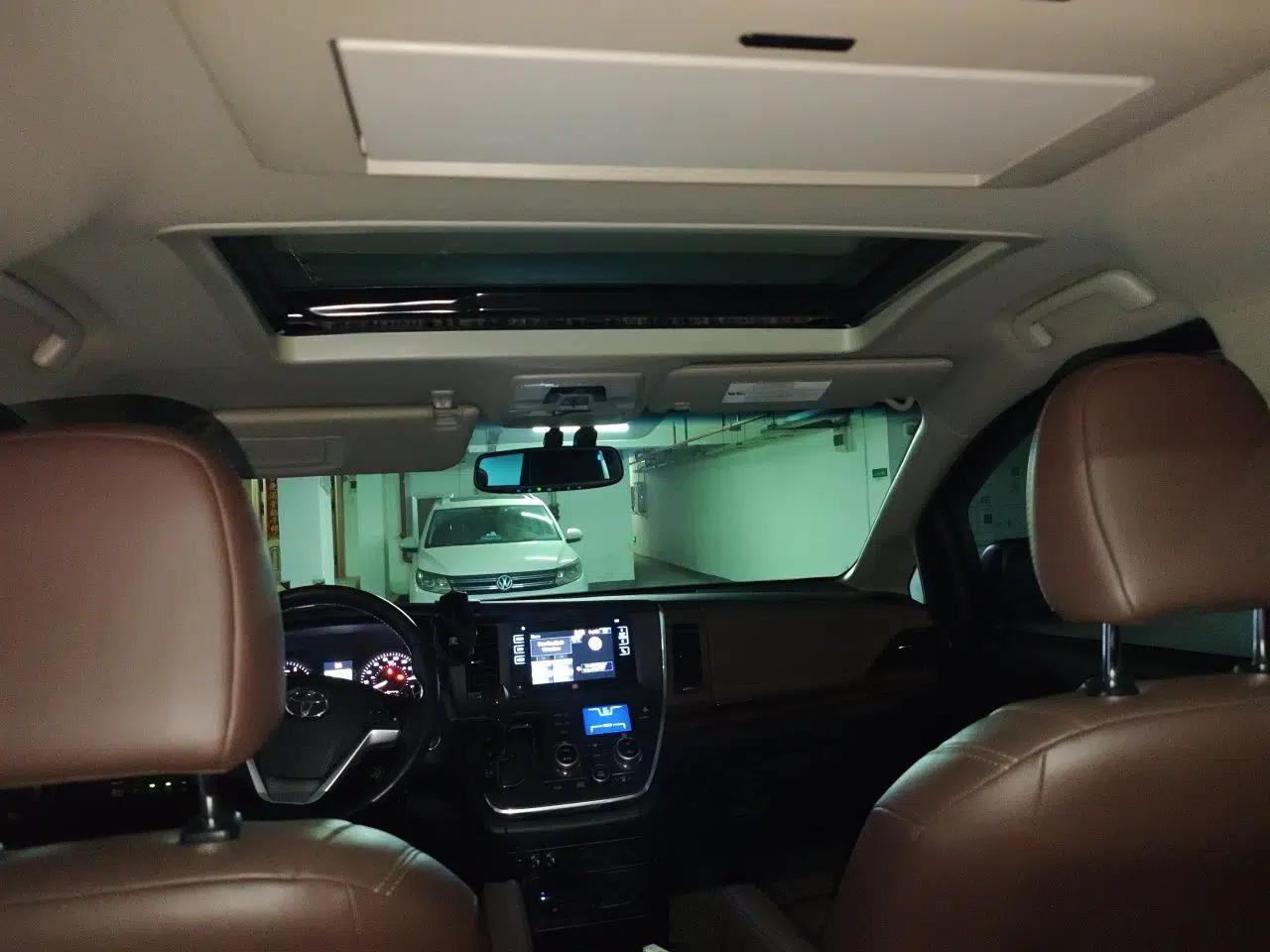 Toyota SIENNA 2017 3.5L Four-Wheel Drive Limited 7-Seater Canadian Version — миниатюра 19