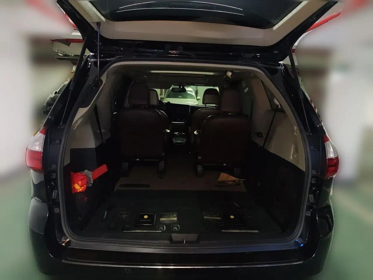 Toyota SIENNA 2017 3.5L Four-Wheel Drive Limited 7-Seater Canadian Version — миниатюра 20