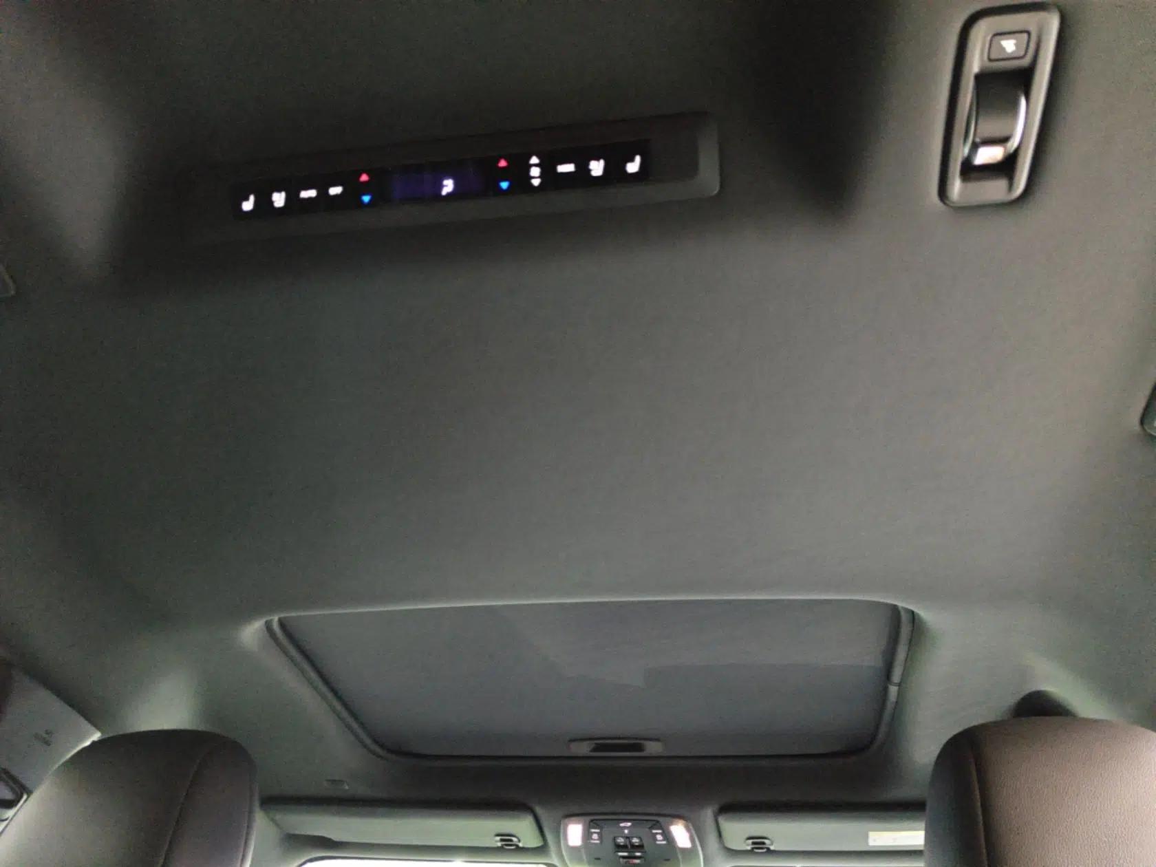 Toyota SIENNA 2023 2.5L Hybrid Deluxe Edition — миниатюра 21