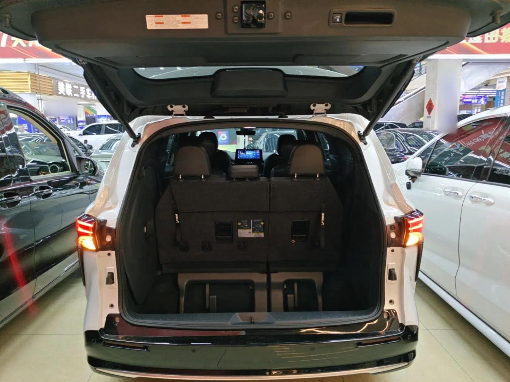 Toyota SIENNA 2023 2.5L Hybrid Deluxe Edition — миниатюра 22