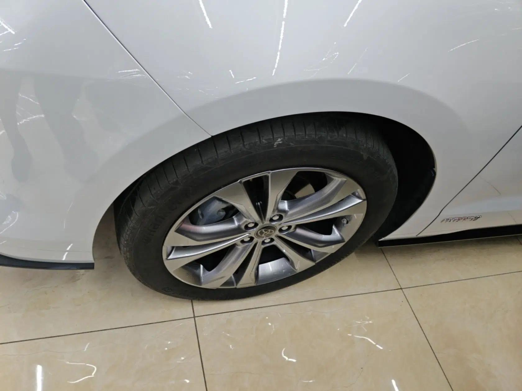 Toyota SIENNA 2023 2.5L Hybrid Deluxe Edition — миниатюра 8