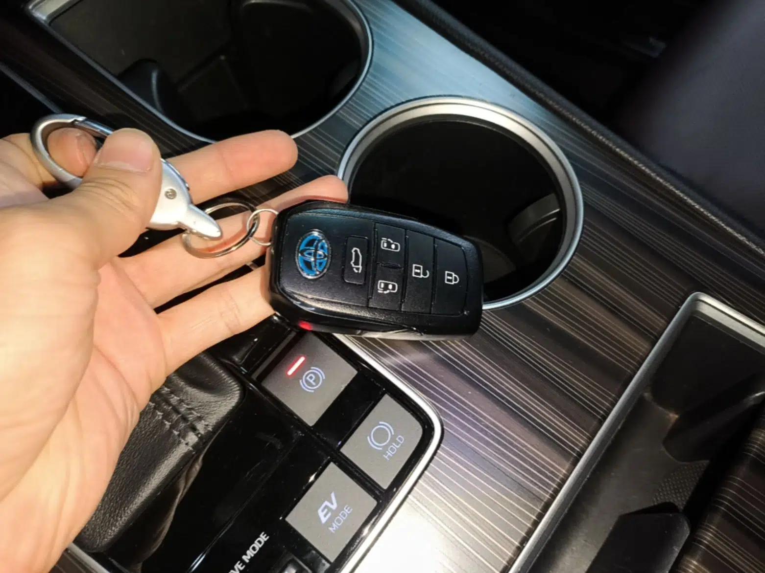 Toyota SIENNA 2021 2.5L Hybrid Platinum Edition — миниатюра 12