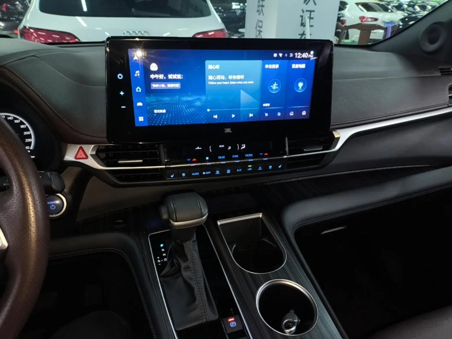 Toyota SIENNA 2021 2.5L Hybrid Platinum Edition — миниатюра 16