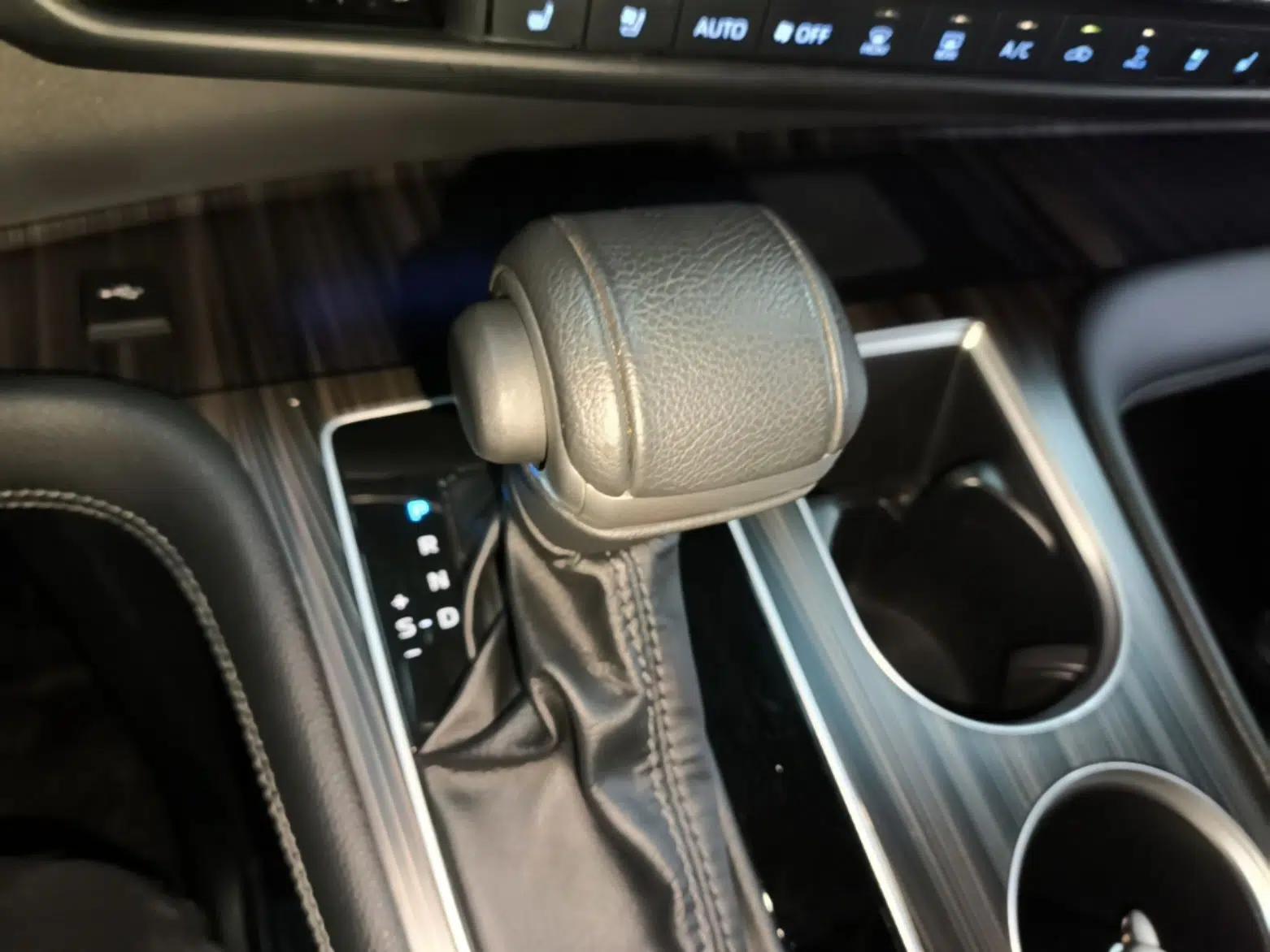 Toyota SIENNA 2021 2.5L Hybrid Platinum Edition — миниатюра 17