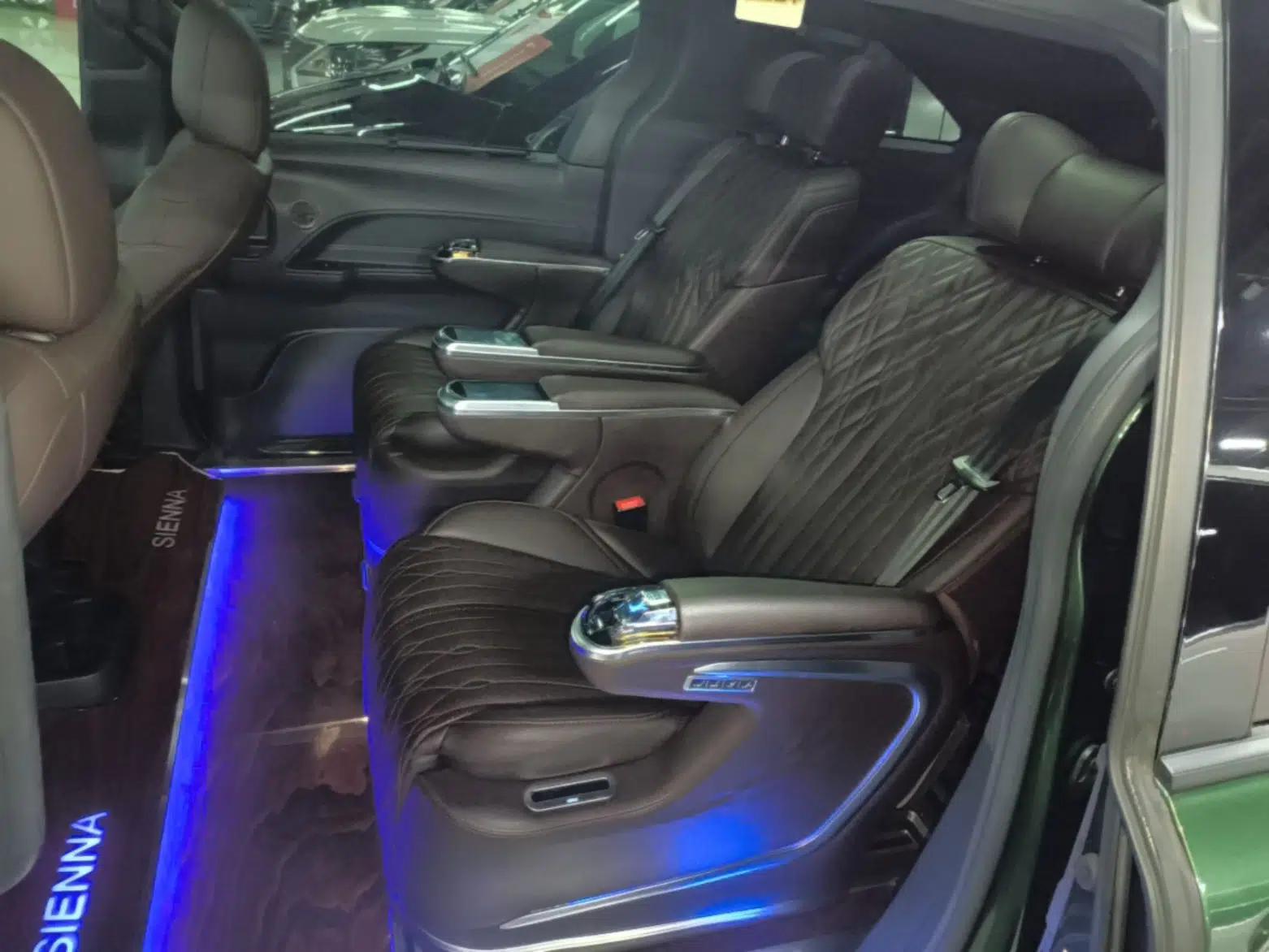 Toyota SIENNA 2021 2.5L Hybrid Platinum Edition — миниатюра 20