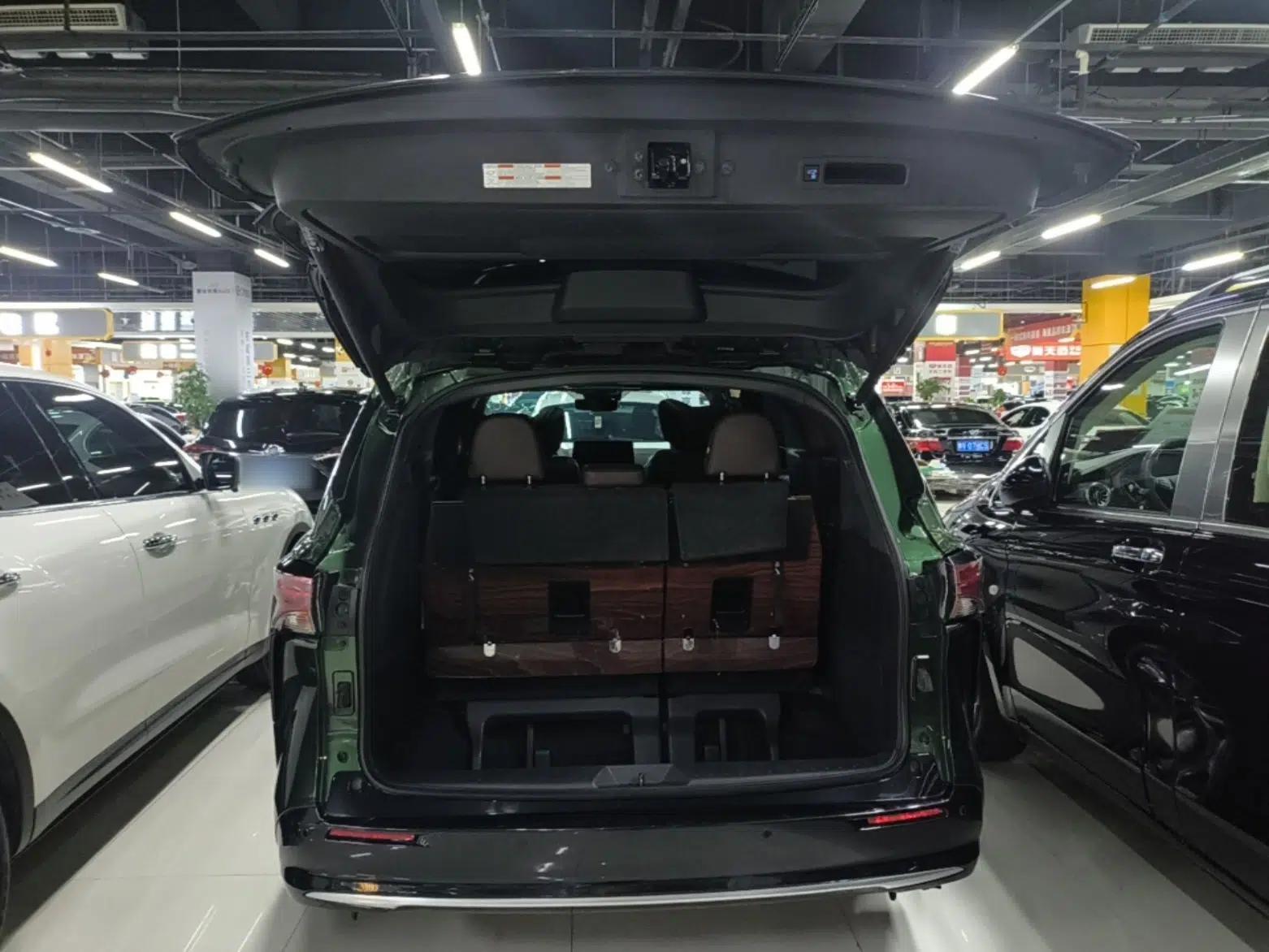 Toyota SIENNA 2021 2.5L Hybrid Platinum Edition — миниатюра 22