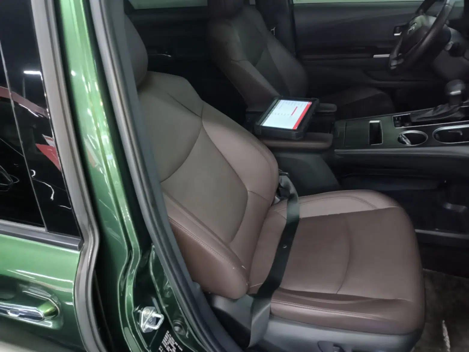 Toyota SIENNA 2021 2.5L Hybrid Platinum Edition — миниатюра 23