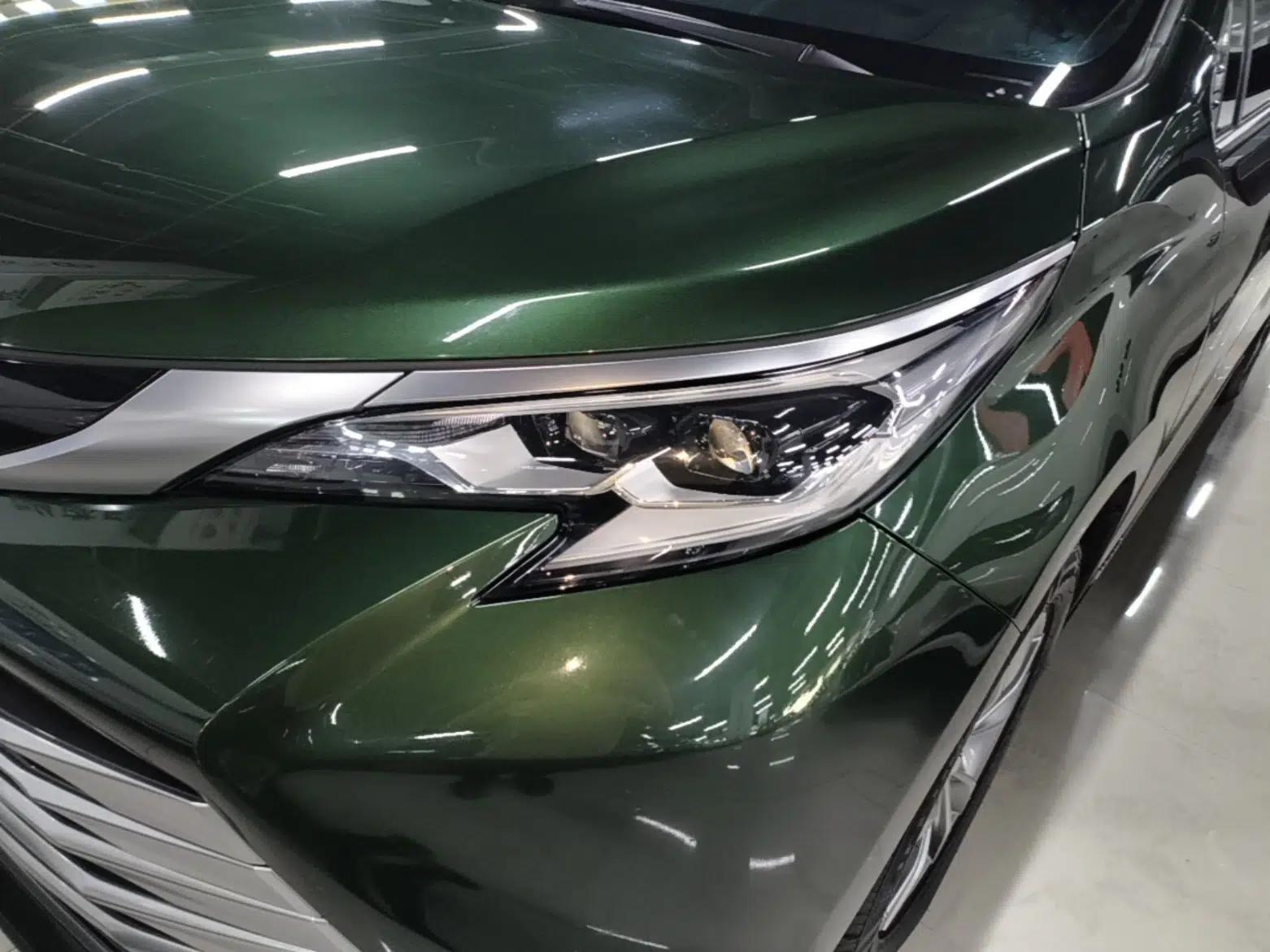 Toyota SIENNA 2021 2.5L Hybrid Platinum Edition — миниатюра 9