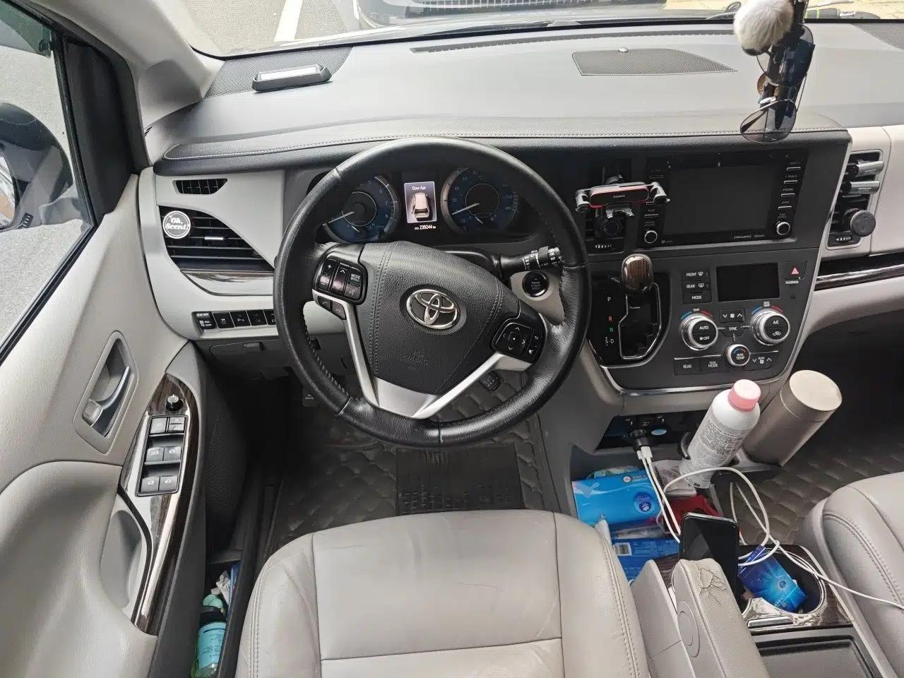 Toyota SIENNA  — миниатюра 11