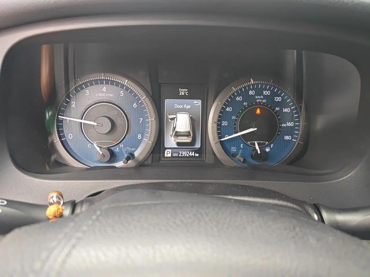 Toyota SIENNA  — миниатюра 12