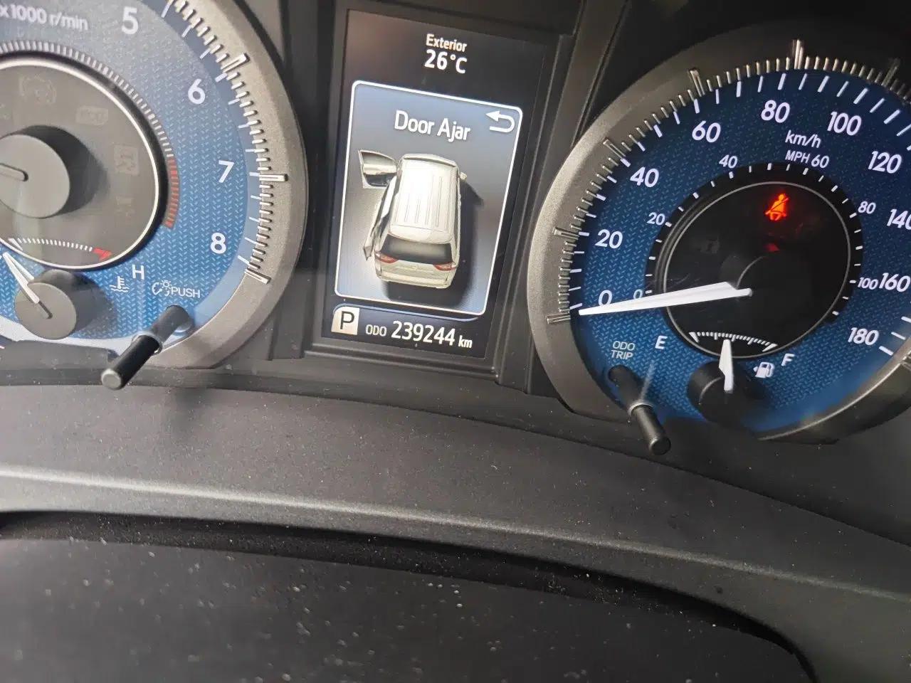Toyota SIENNA  — миниатюра 13