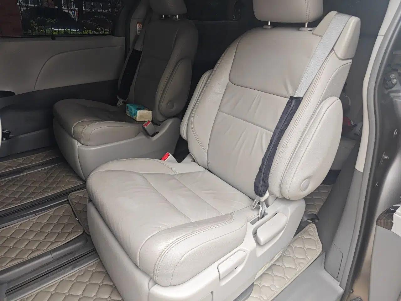 Toyota SIENNA  — миниатюра 18
