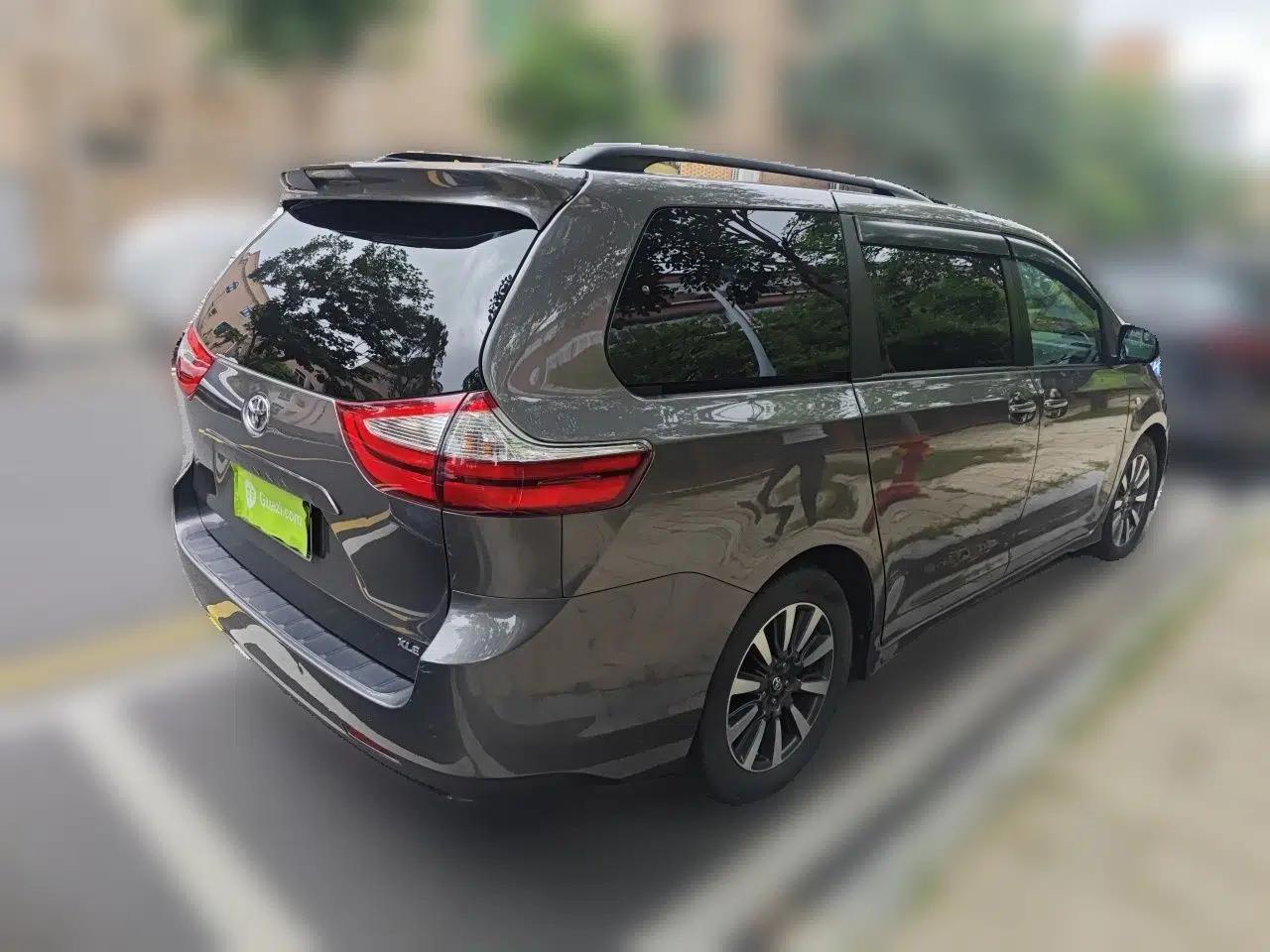 Toyota SIENNA  — миниатюра 6