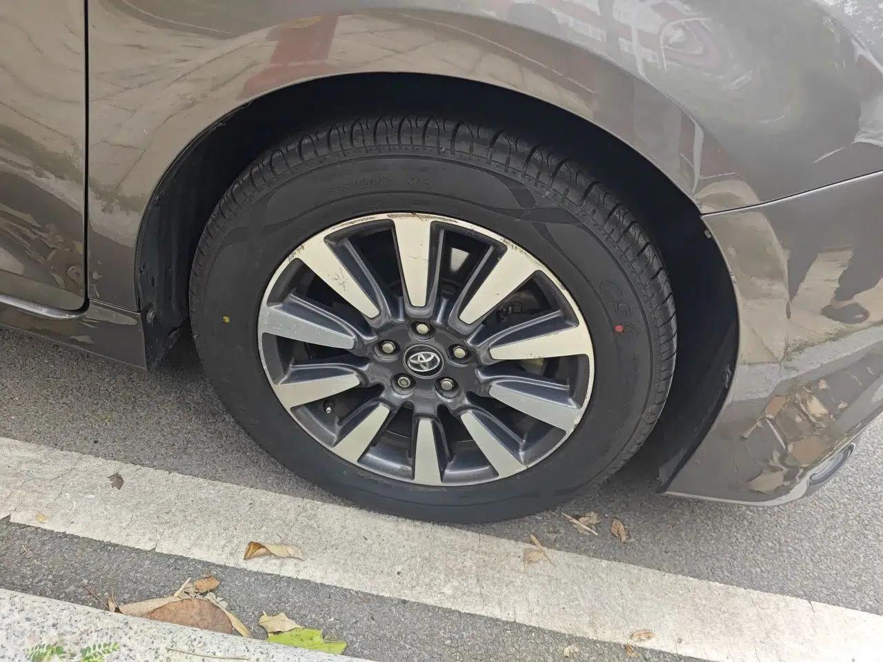 Toyota SIENNA  — миниатюра 8