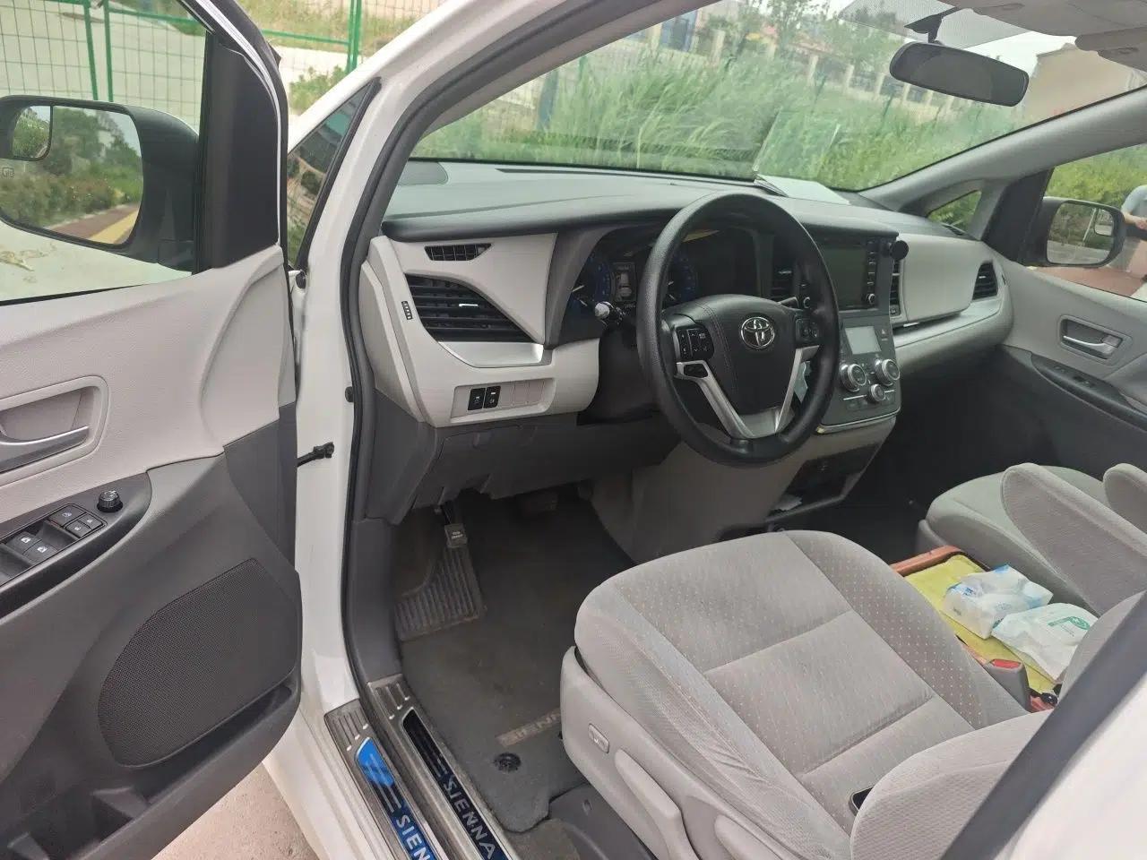 Toyota SIENNA  — миниатюра 17