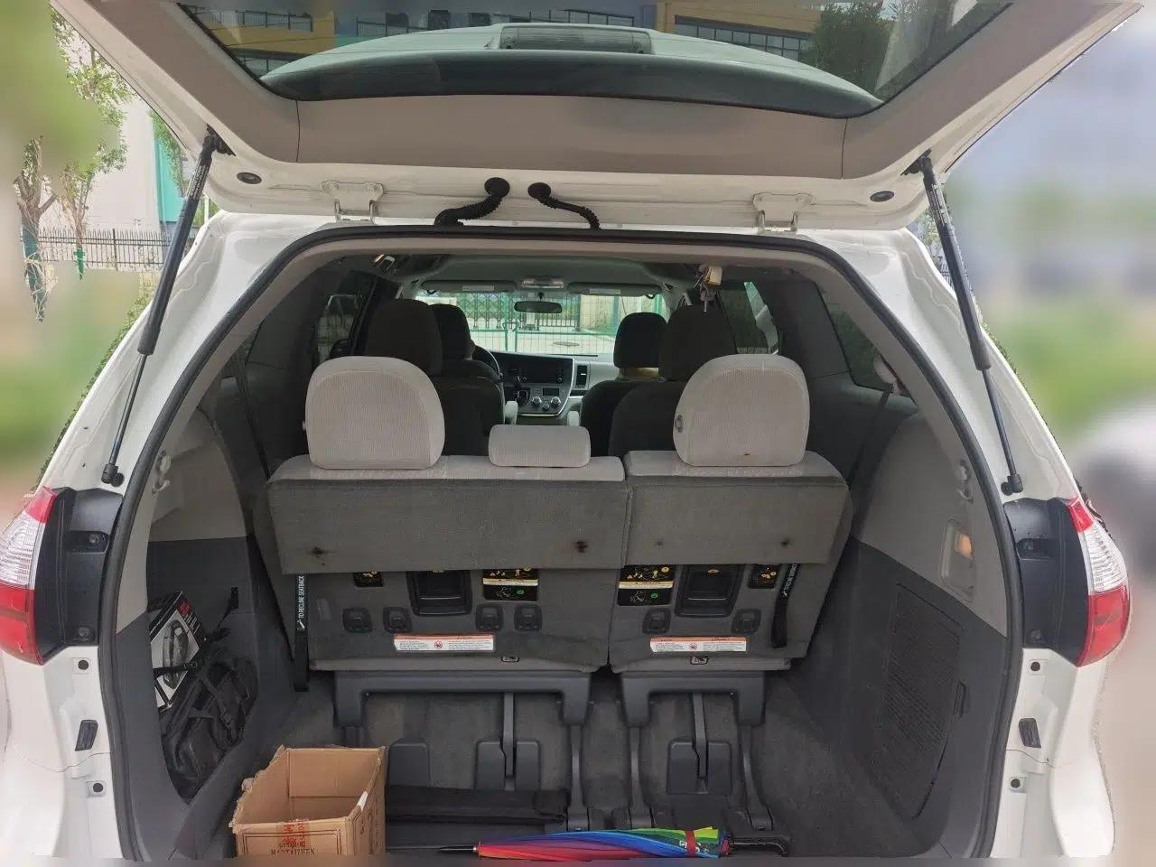 Toyota SIENNA  — миниатюра 20