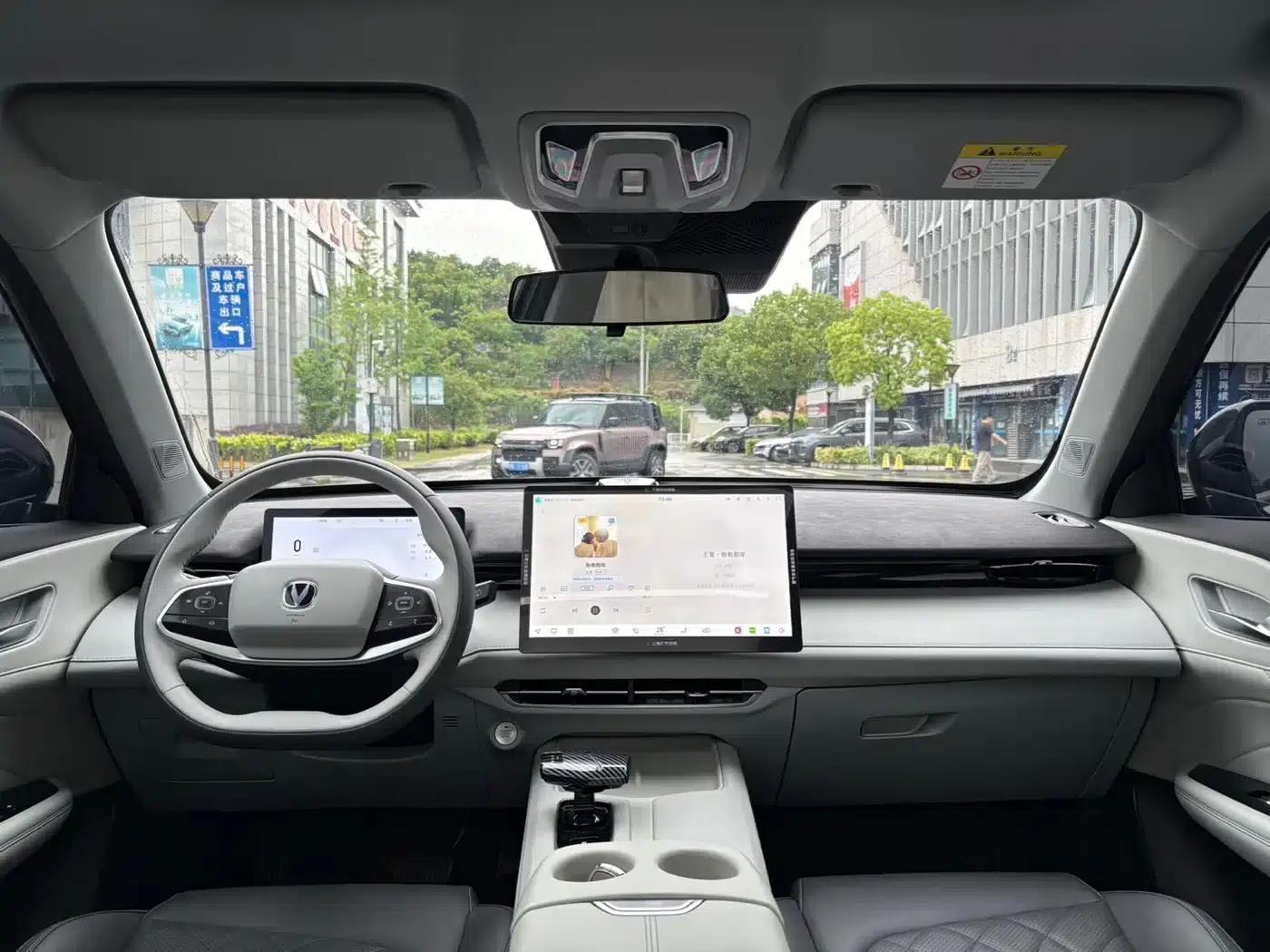 Changan UNI-Z New Energy 2024 Blue Whale Smart Electric iDD 125km Superior Edition — миниатюра 7