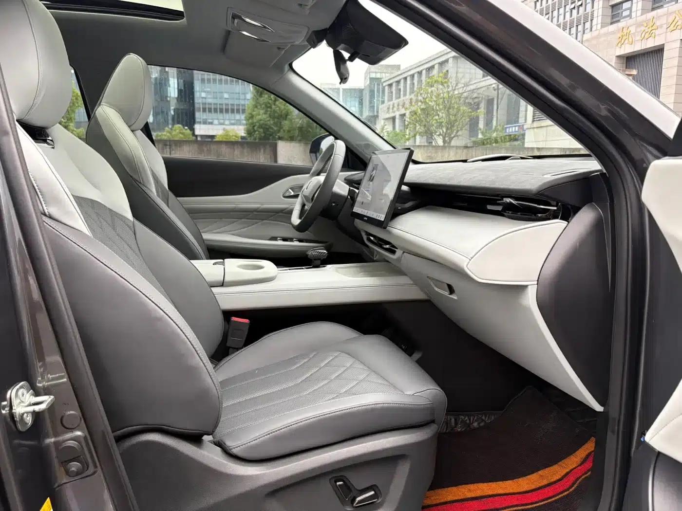Changan UNI-Z New Energy 2024 Blue Whale Smart Electric iDD 125km Superior Edition — миниатюра 10