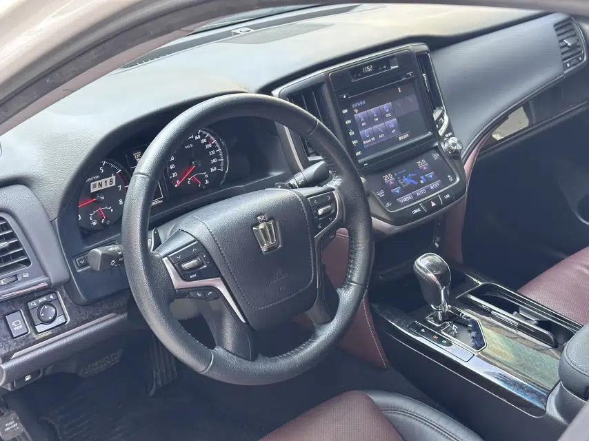 Toyota Crown 2018 2.0T Sport Edition — миниатюра 12