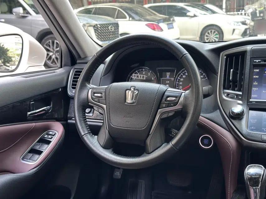 Toyota Crown 2018 2.0T Sport Edition — миниатюра 13