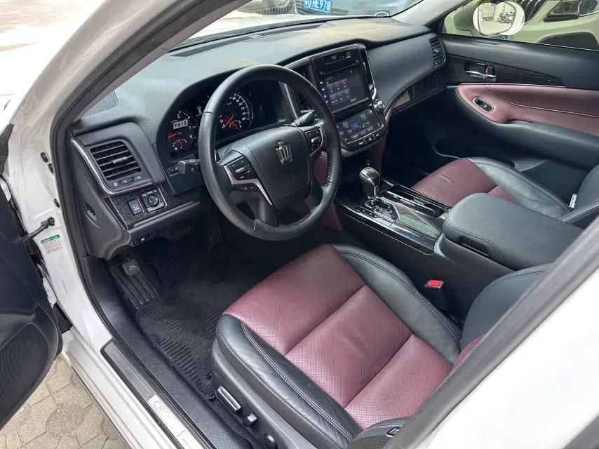 Toyota Crown 2018 2.0T Sport Edition — миниатюра 17
