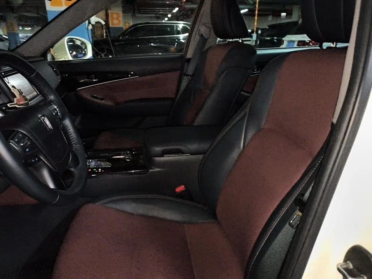 Toyota Crown 2018 2.0T Sport Edition — миниатюра 12