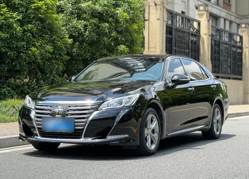 Toyota Crown 2015 2.0T Fashion Edition — миниатюра 1