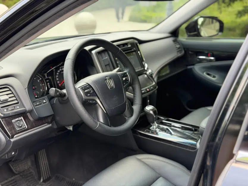 Toyota Crown 2015 2.0T Fashion Edition — миниатюра 18