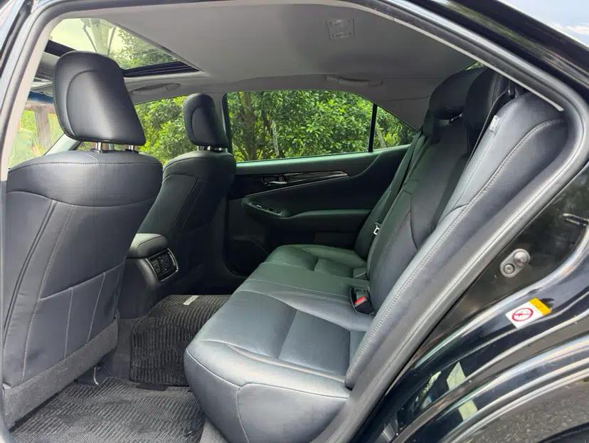 Toyota Crown 2015 2.0T Fashion Edition — миниатюра 19