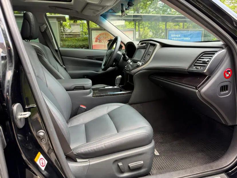 Toyota Crown 2015 2.0T Fashion Edition — миниатюра 20
