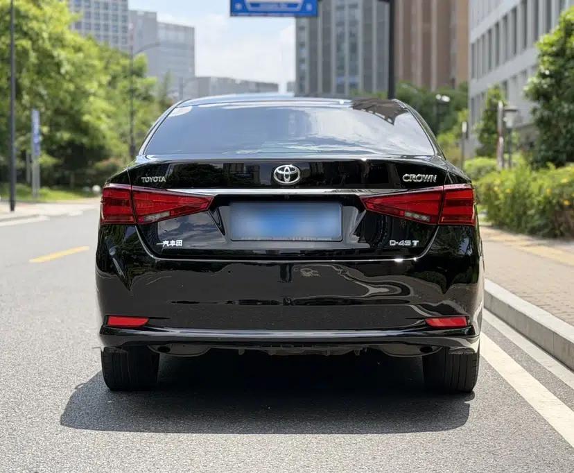 Toyota Crown 2015 2.0T Fashion Edition — миниатюра 5