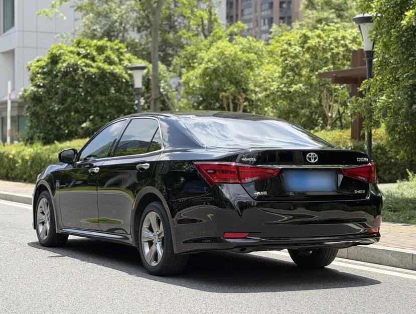 Toyota Crown 2015 2.0T Fashion Edition — миниатюра 6